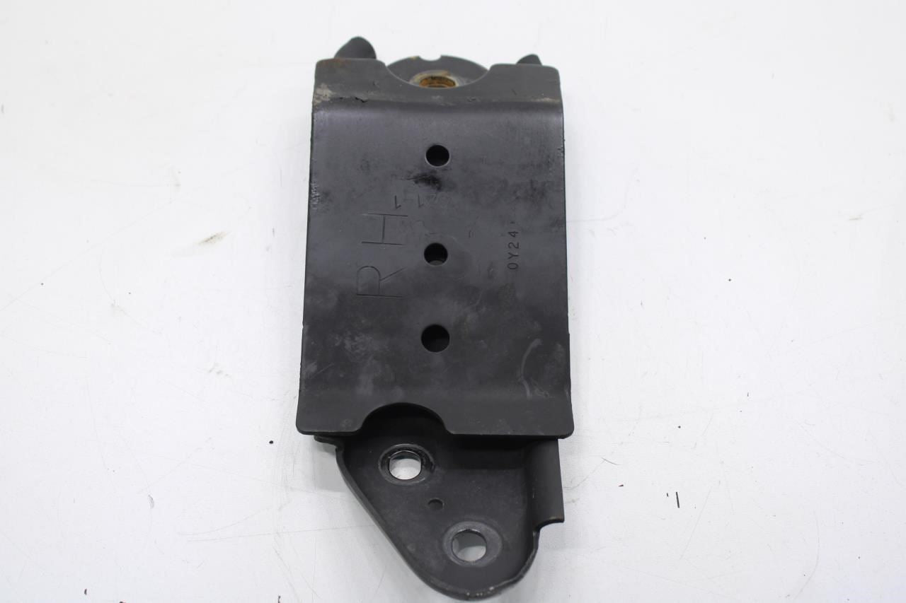 2013-2020 Nissan Pathfinder SV Front Left and Right Crossmember Stopper Bracket - Alshned Auto Parts