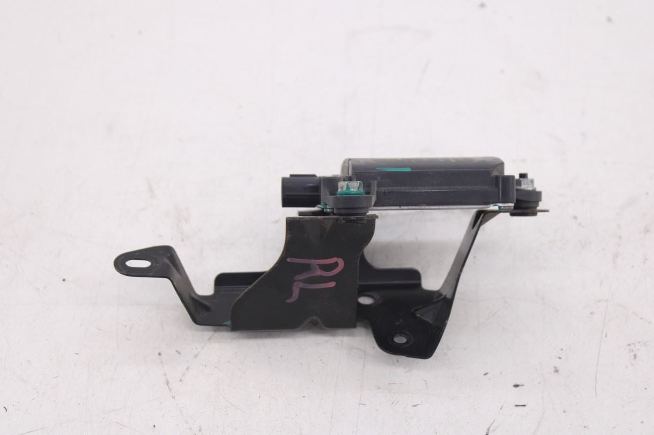17-19 Subaru Impreza 2.0I Limited RR LH Blind Spot Detection Radar Sensor Module6