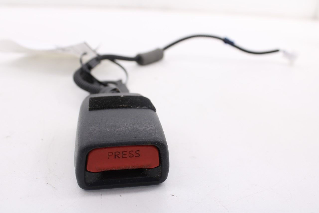 2022-2024 Toyota Corolla LE 2.0L FWD Front Passenger Right Side Seat Belt Buckle3