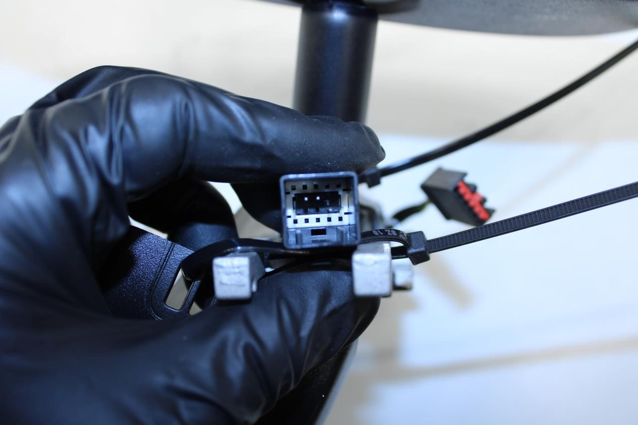 2017-2020 GMC Acadia SLT-1 Interior Rear View Mirror w/ Bracket Cover 13540310 - Alshned Auto Parts