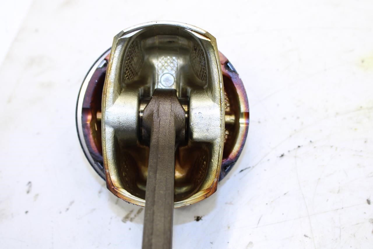 2011-15 Jeep Grand Cherokee Limited 3.6L Engine Piston Right 3 w/ Connecting Rod - Alshned Auto Parts