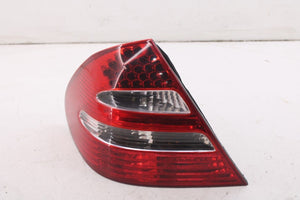2003-2006 Mercedes-Benz E500 Rear Left Driver Side Tail Light Lamp 211-820-05-64