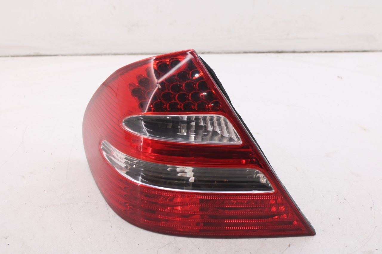 2003-2006 Mercedes-Benz E500 Rear Left Driver Side Tail Light Lamp 211-820-05-64 - Alshned Auto Parts