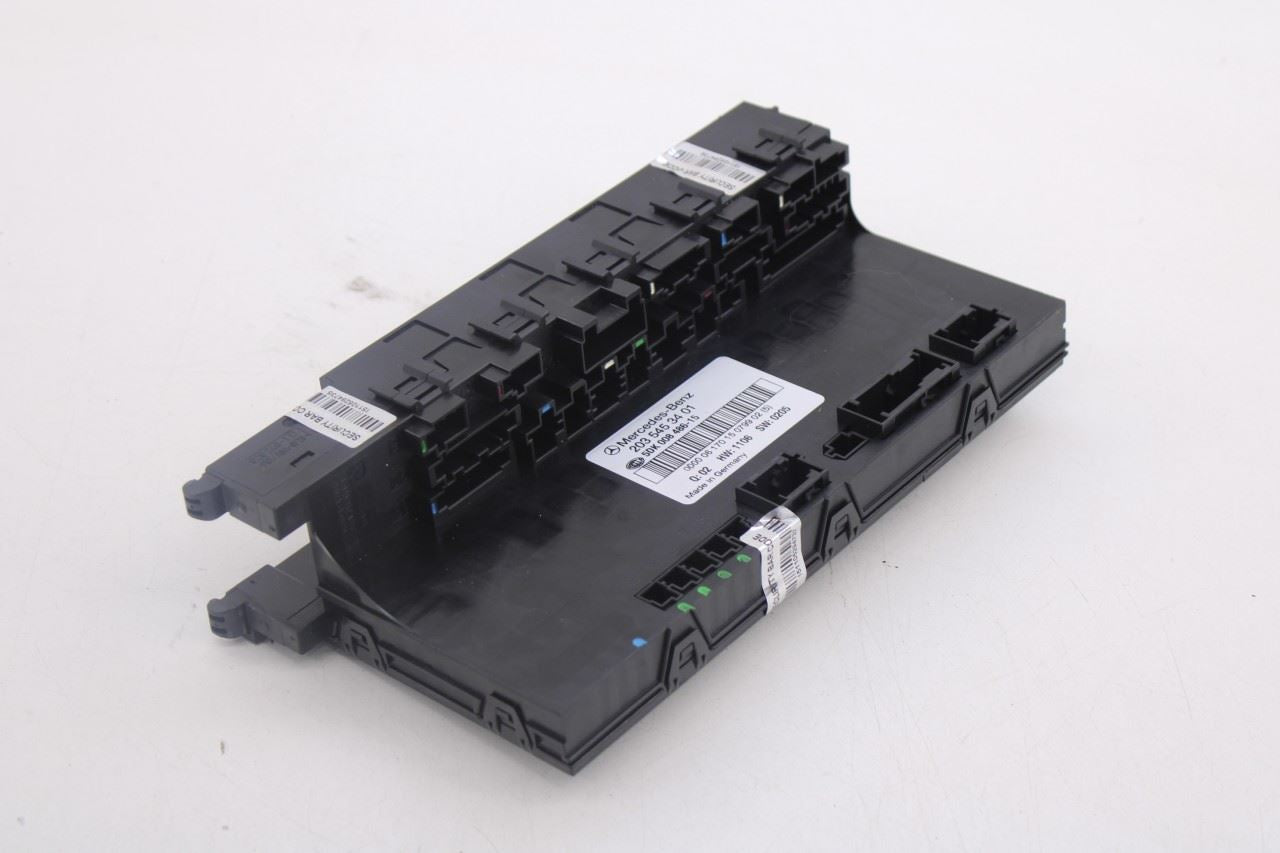 06-09 Mercedes-Benz CLK 350 RWD Rear Trunk SAM Module Fuse Relay Junction Block2