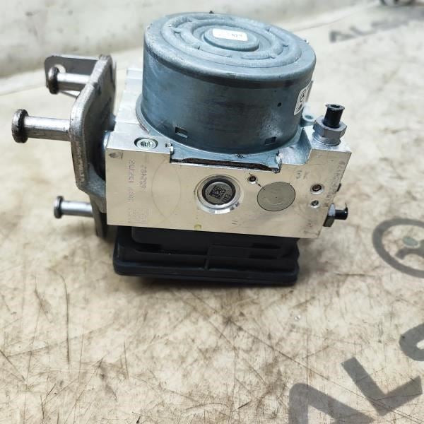 15-18 Mercedes-Benz C300 4Matic 2.0L AWD ABS Anti Lock Brake Pump Control Module5