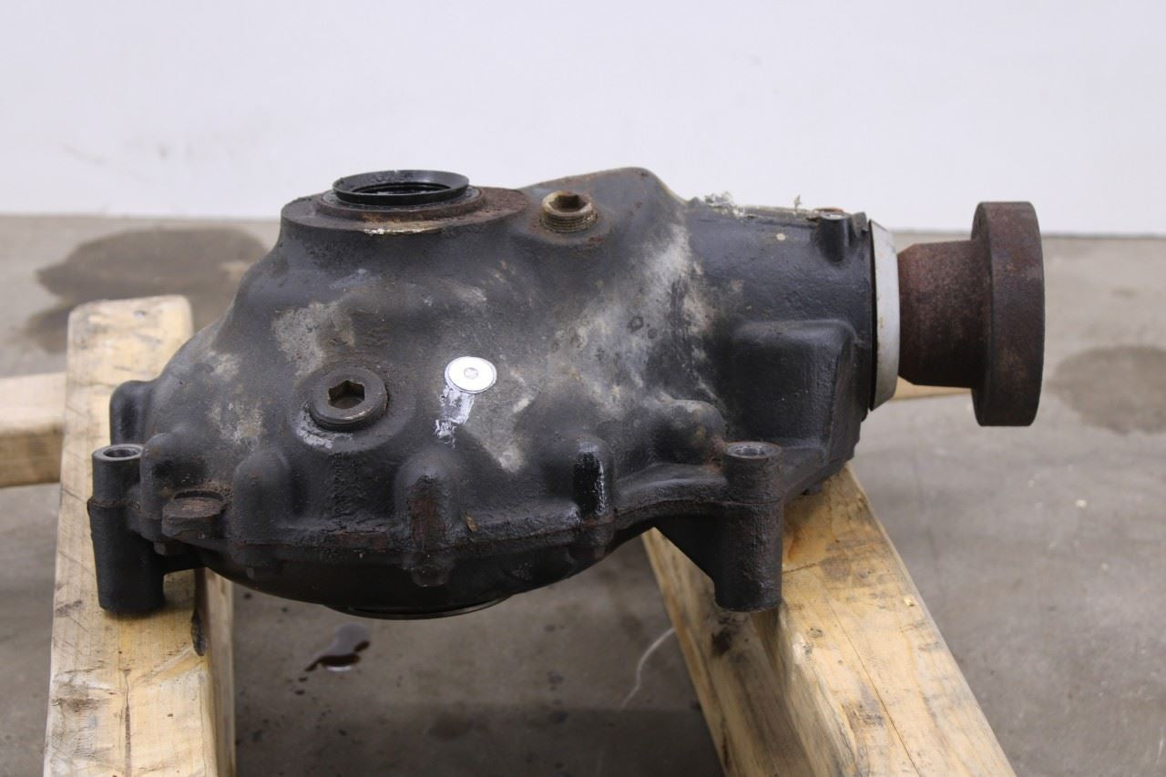 2010-12 Land Rover Range Rover HSE 5.0L 4WD Front Differential Carrier LR010798 - Alshned Auto Parts