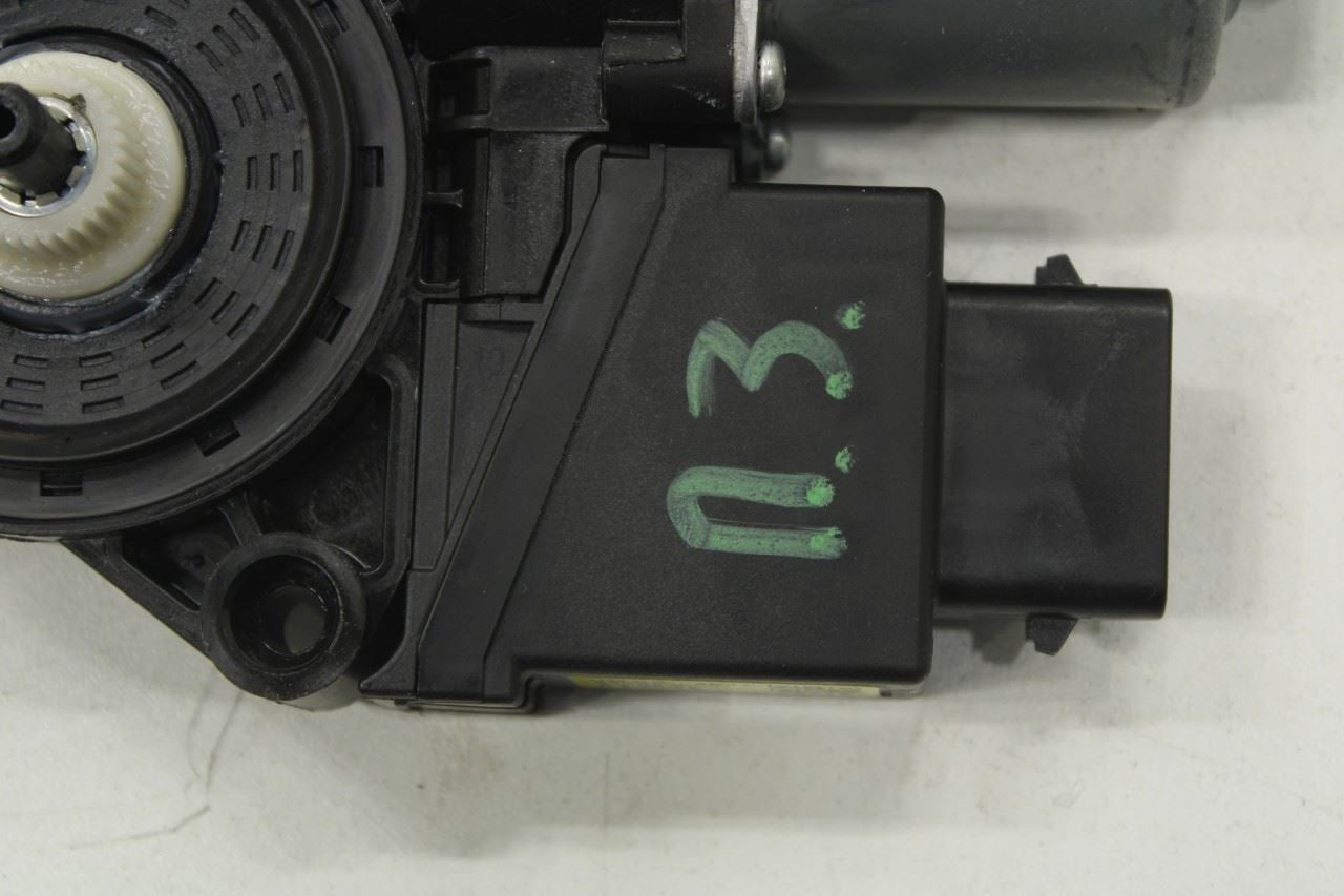 2019-2020 KIA Sorento LX Rear Right Door Power Window Motor 83460-C5220 OEM - Alshned Auto Parts