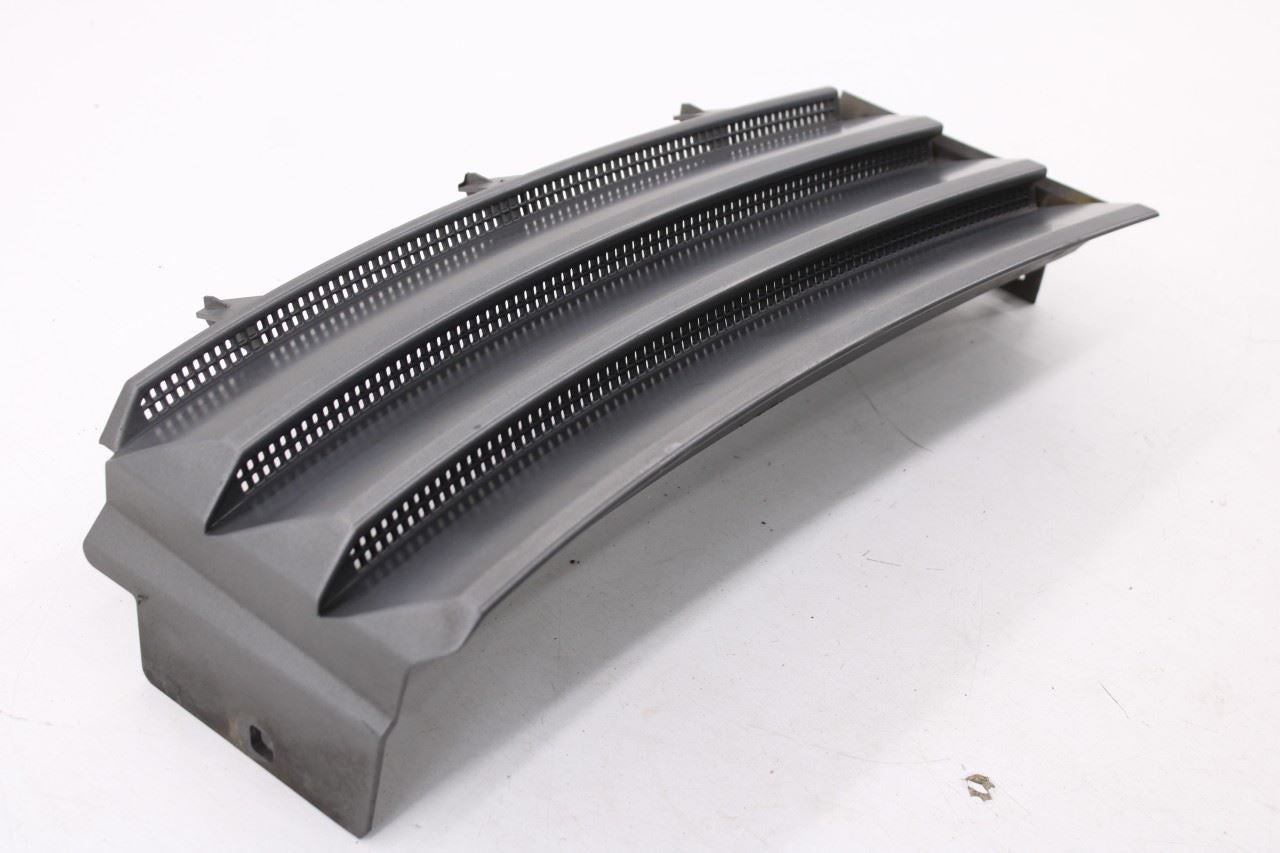 2010 Land Rover Range Rover HSE Front Right Side Fender Vent Grille LR011352 OEM5
