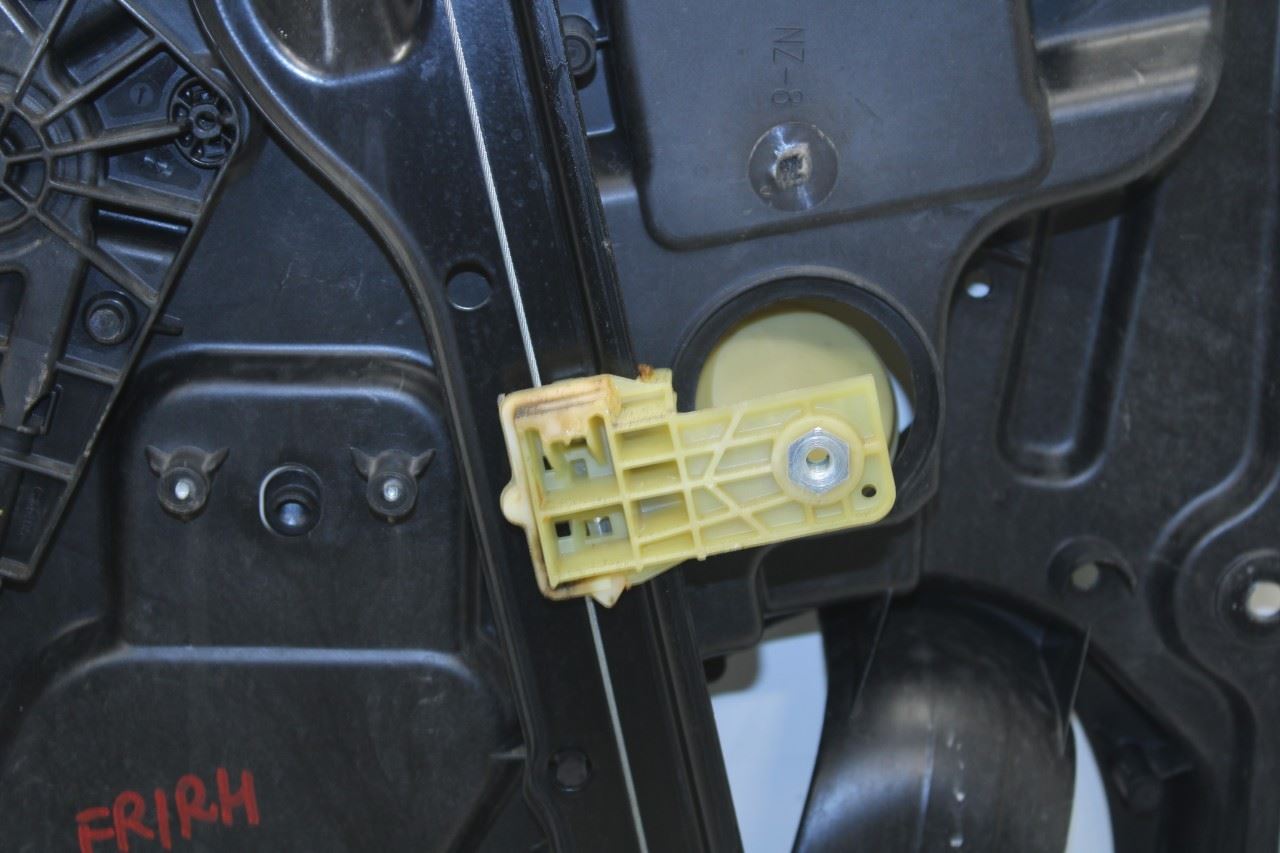 14-23 Jeep Cherokee 75th Anniversary Front RH Door Window Regulator w/ Carrier - Alshned Auto Parts