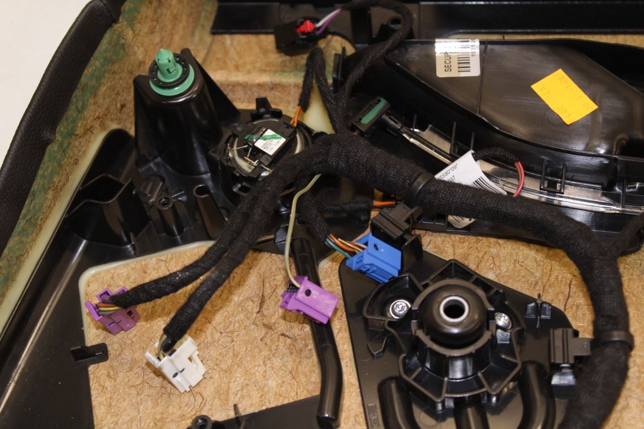 2014-2020 Maserati Ghibli S Q4 Rear Left Driver Door Trim Panel 670049746 *ReaD* - Alshned Auto Parts