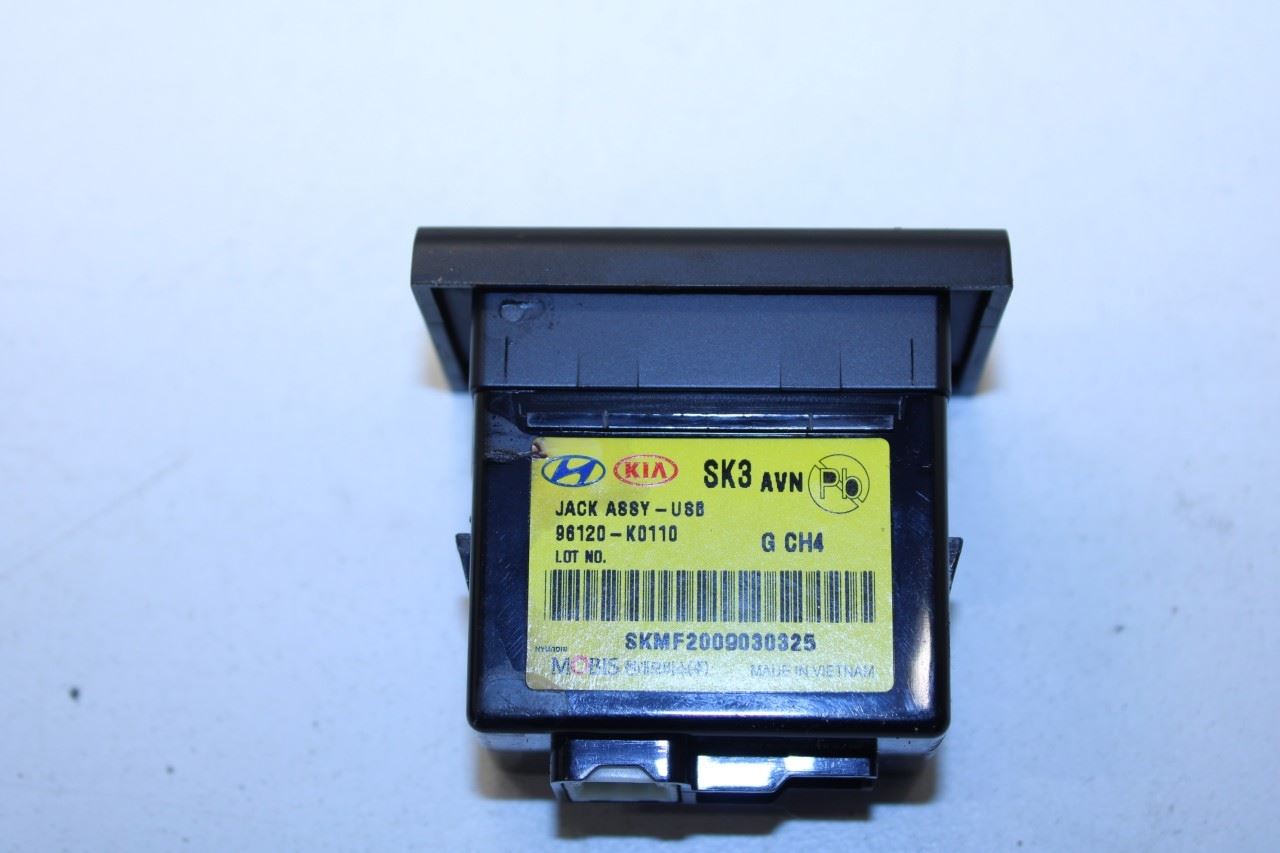 20-22 Kia Soul LX 2.0L FWD Front Center Console USB Charger Port 96120-K0110 OEM - Alshned Auto Parts