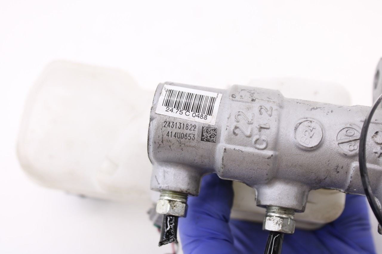2019-2024 Toyota Corolla LE 2.0L Brake Master Cylinder w/ Reservoir 47201-02860 2