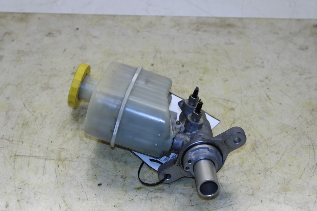 2014-2018 Jeep Cherokee 75th Anniversary 3.2L Brake Master Cylinder w/ Reservoir - Alshned Auto Parts