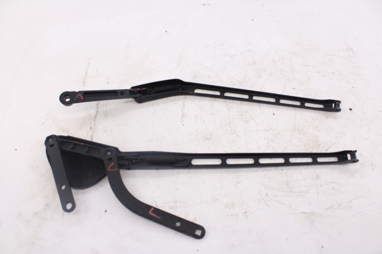 2006-2009 Mercedes-Benz CLK 350 Front Left and Right Side Windshield Wiper Arm4