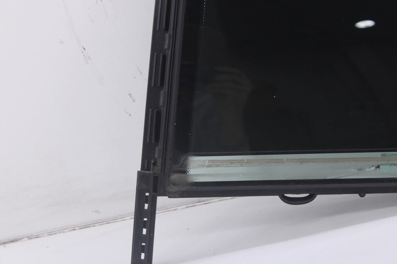 2015-2021 Mercedes-Benz C300 Rear Left Door Window Vent Glass 2057306100 *ReaD* - Alshned Auto Parts