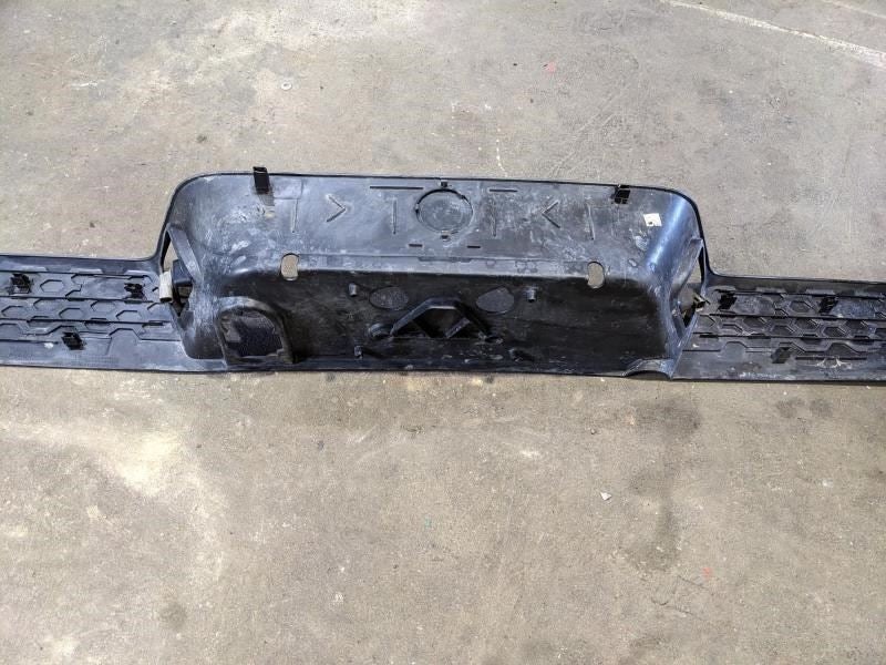 2011-24 Ram 1500 Classic Rear Bumper Step Pad w/ License Plate Lamps 55112621AA7