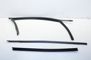 2014-23 Jeep Cherokee Front Right Door Run Channel w/ Belt Molding Weatherstrip