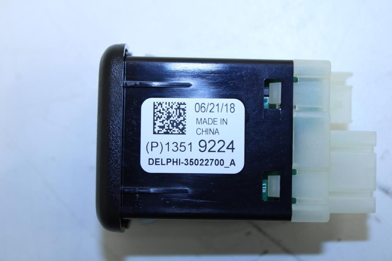 2017-20 Buick Encore Center Console Dual USB Adapter Auxiliary Jack 13519224 OEM - Alshned Auto Parts