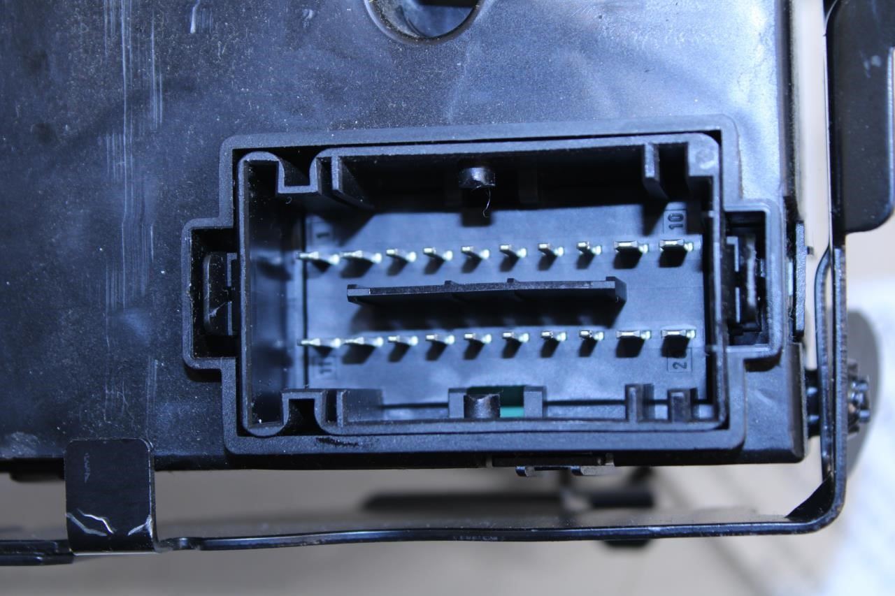 2017-18 Jeep Compass Latitude Body Control Module BCM w/ Bracket 68381687AD OEM - Alshned Auto Parts