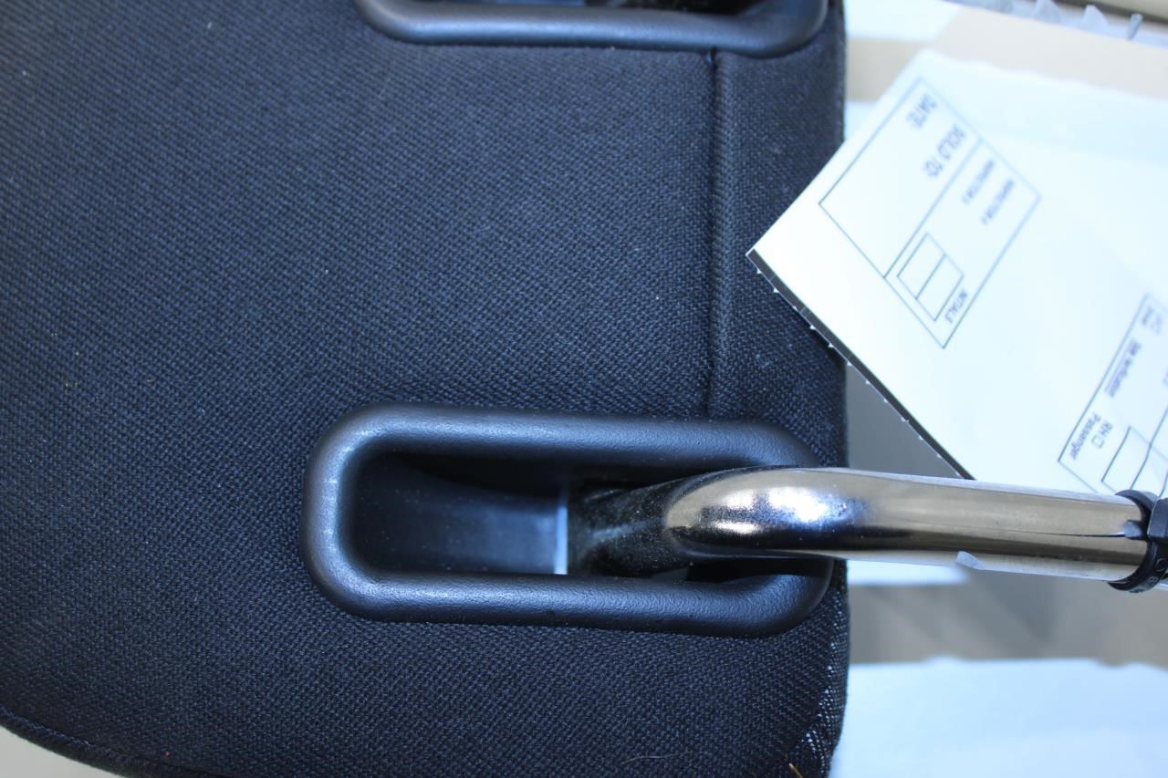 18-20 Chevrolet Equinox LT Rear LH or RH Side 2nd Row Seat Headrest 84677234 OEM - Alshned Auto Parts