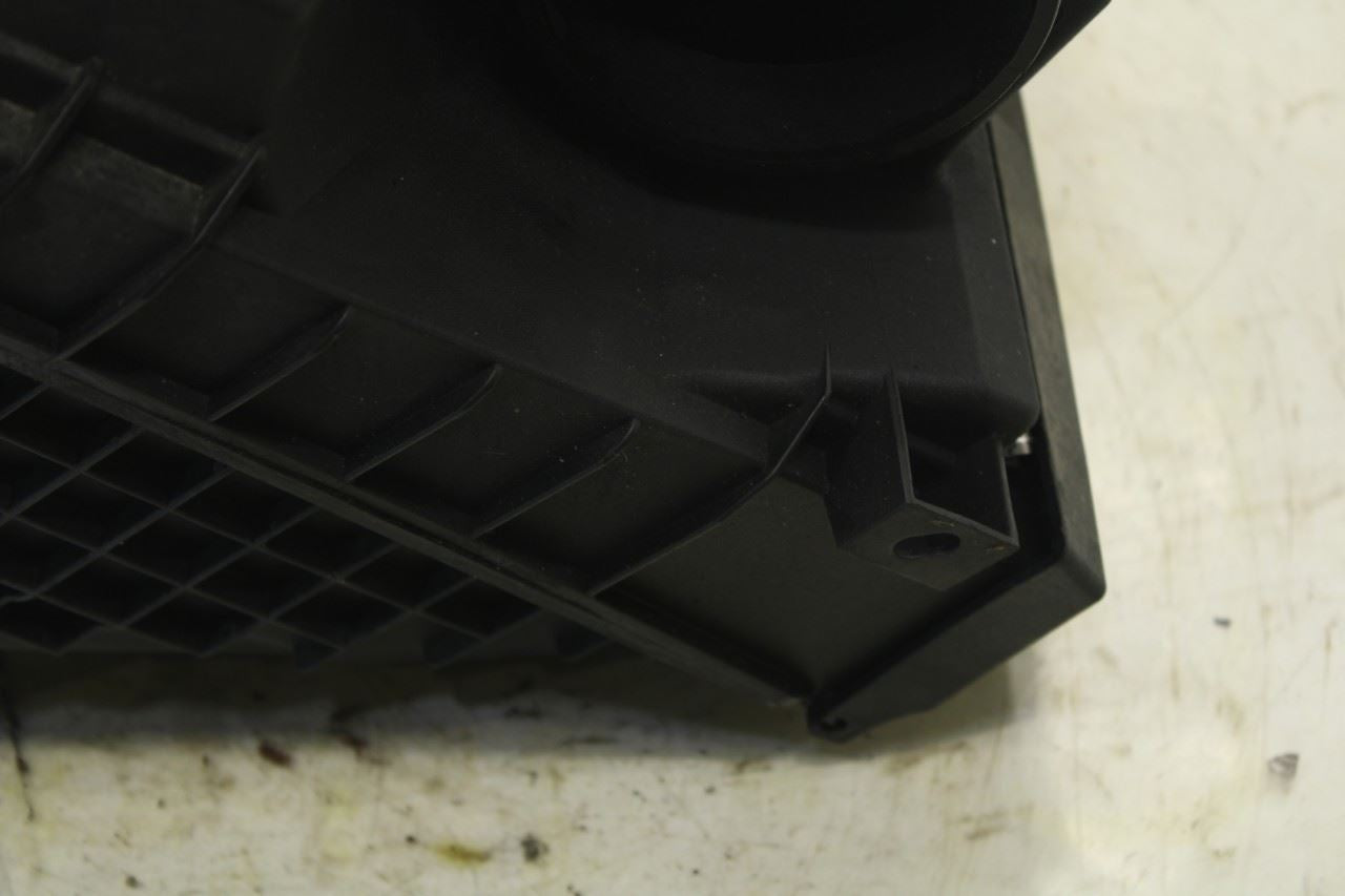 2019-2020 Kia Sorento LX 3.3L FWD Air Intake Cleaner Assembly 28110C5250 OEM - Alshned Auto Parts