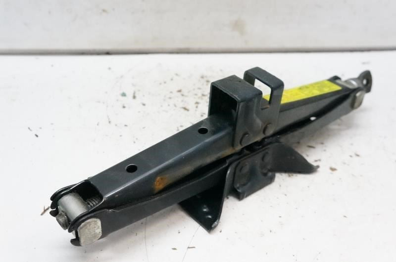 2008-2016 Hyundai Genesis Coupe Lift Jack with Foam Holder 09149-2M100 OEM - Alshned Auto Parts