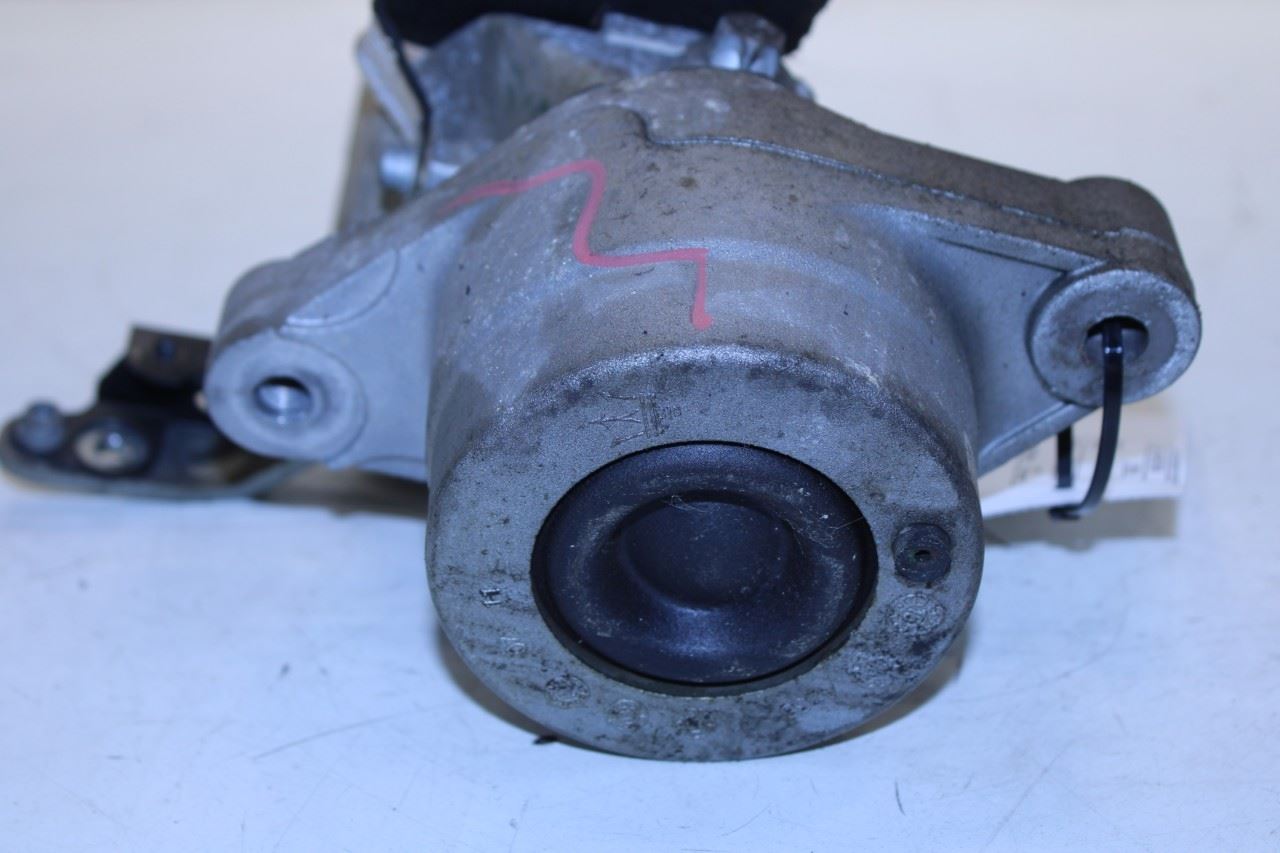2014-2020 Maserati Ghibli 3.0L Right Side Engine Motor Mount Bracket 670004871 - Alshned Auto Parts