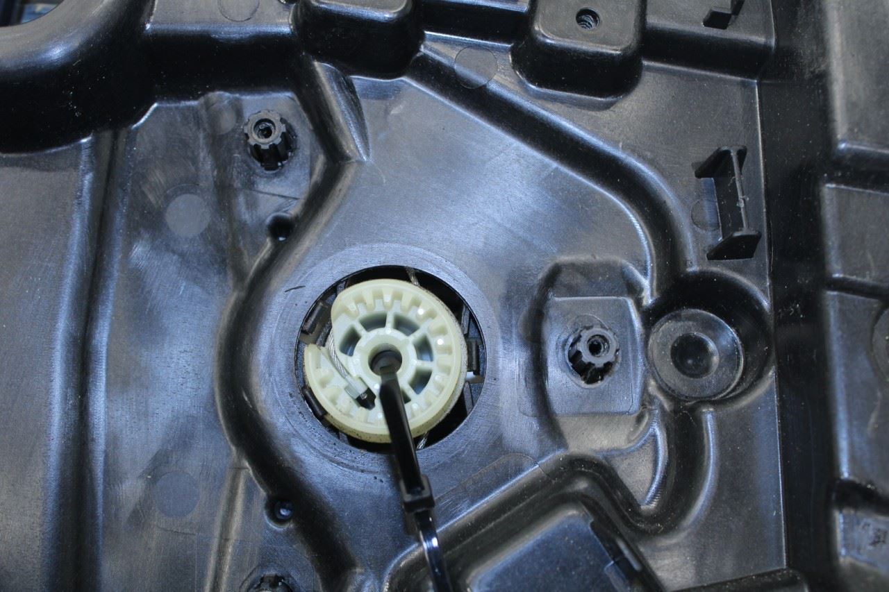 2017-19 Alfa Romeo Giulia Ti RR LH Door Window Regulator w/ Carrier 00505514980 - Alshned Auto Parts