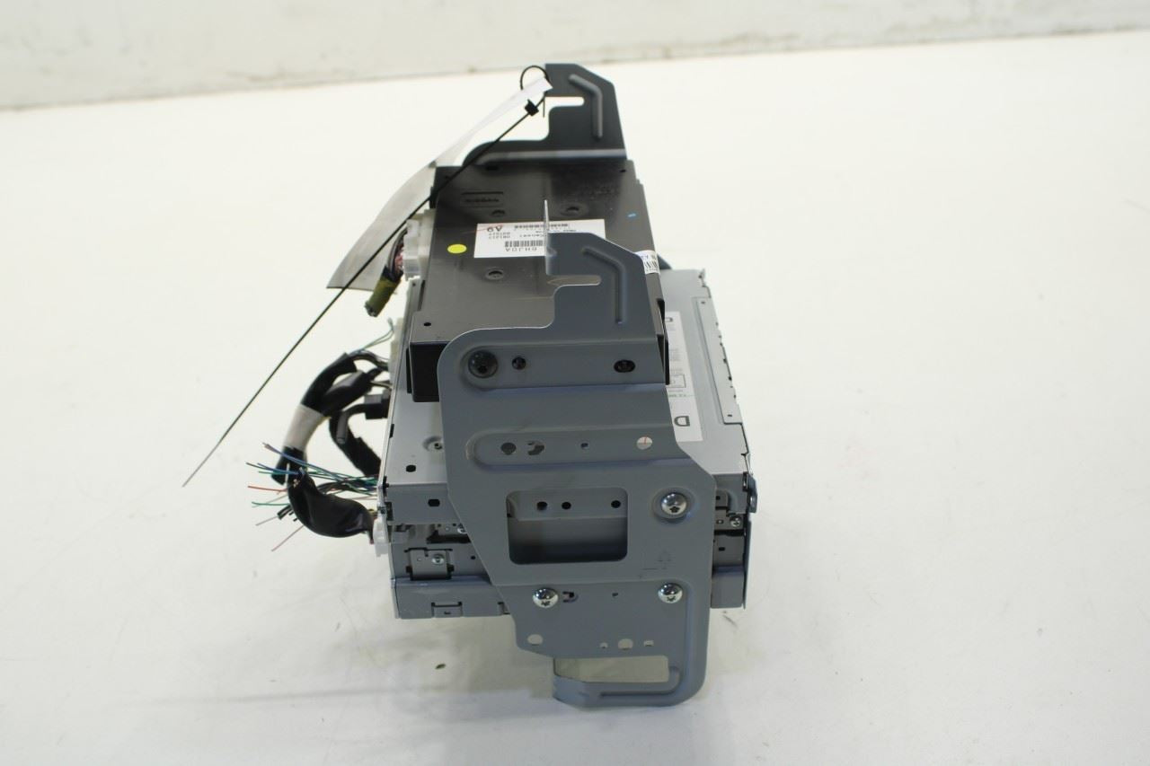 2017-2020 Infiniti Q60 Luxe AM FM Audio Radio CD Player Receiver 28330-4HB1C OEM3