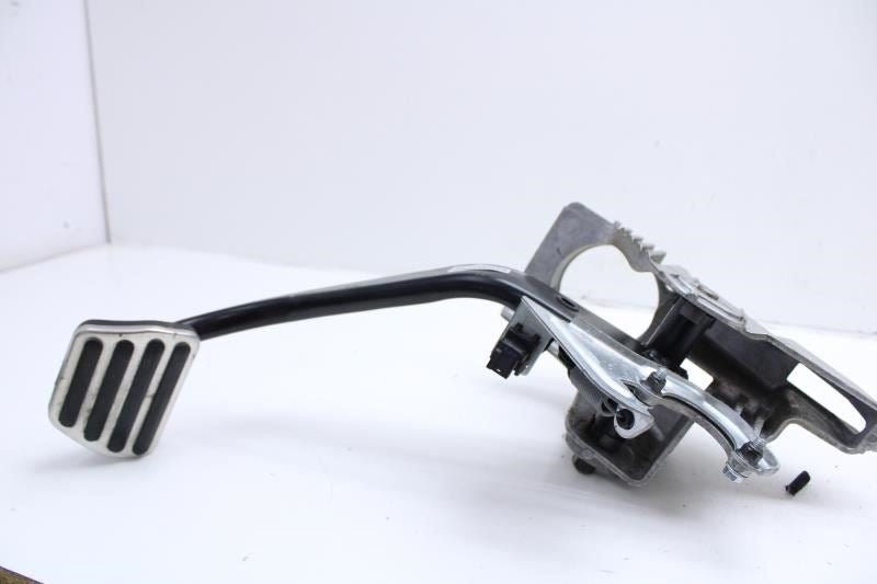 2002-2009 Land Rover Range Rover 4.2L Brake Pedal w/ Bracket SKB500220WQD OEM - Alshned Auto Parts