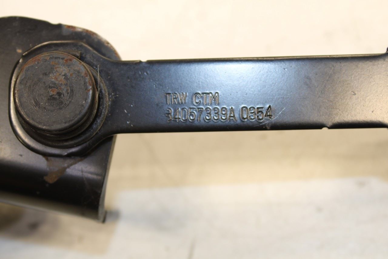 10-15 BMW 750Li xDrive Rear RH and Left Side Center 2nd Row Seat Belt Buckle Set - Alshned Auto Parts