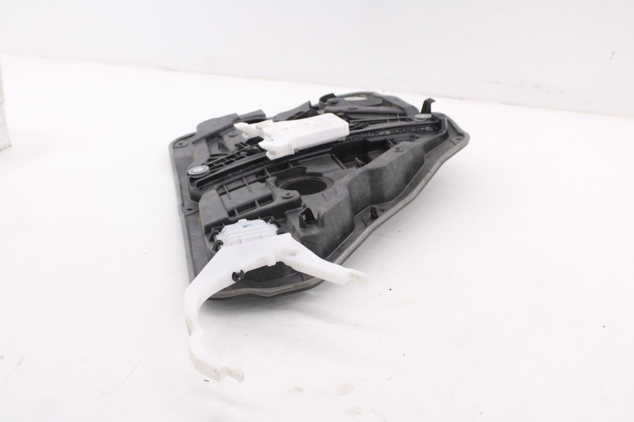 2021-26 Hyundai Elantra SE Rear Right Door Window Regulator w/ Carrier and Motor15