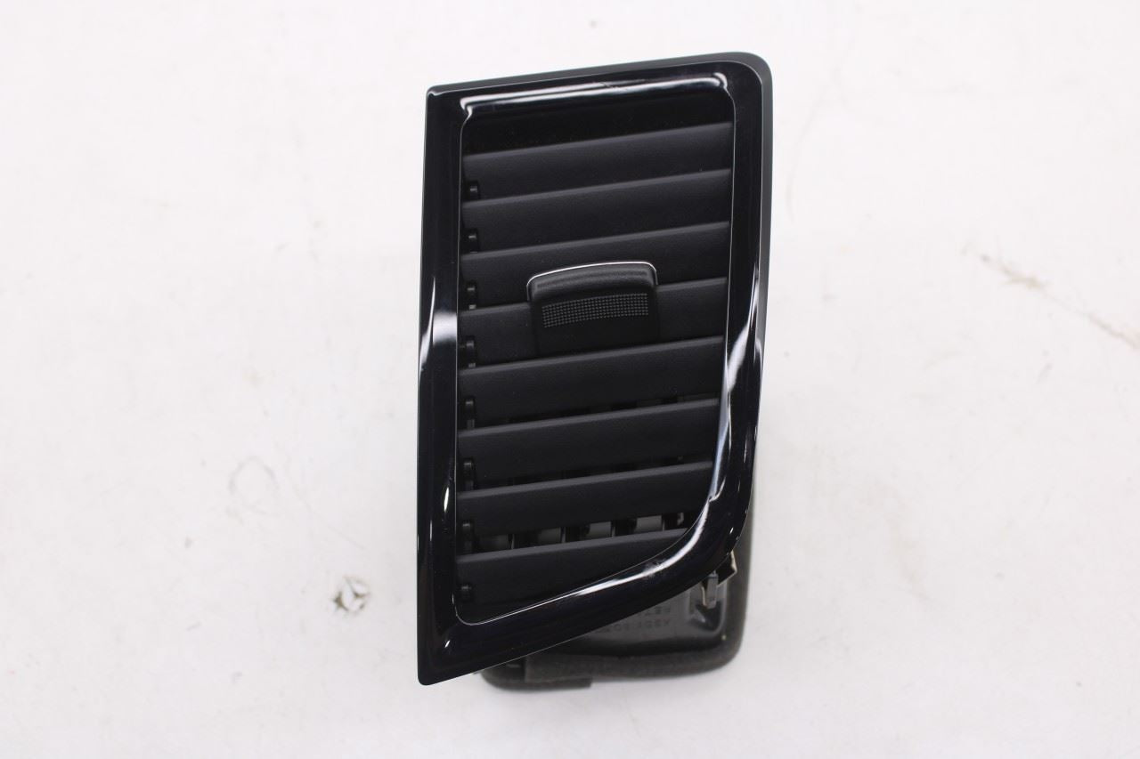 20-25 Mitsubishi Outlander Sport SE Dash Panel Right and Left Air Vent 8030A1572