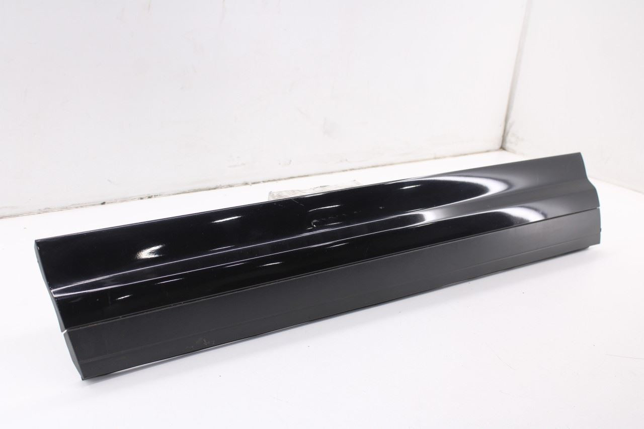 11-18 Porsche Cayenne S 4.8L AWD Front Driver Left Side Door Lower Trim Molding2