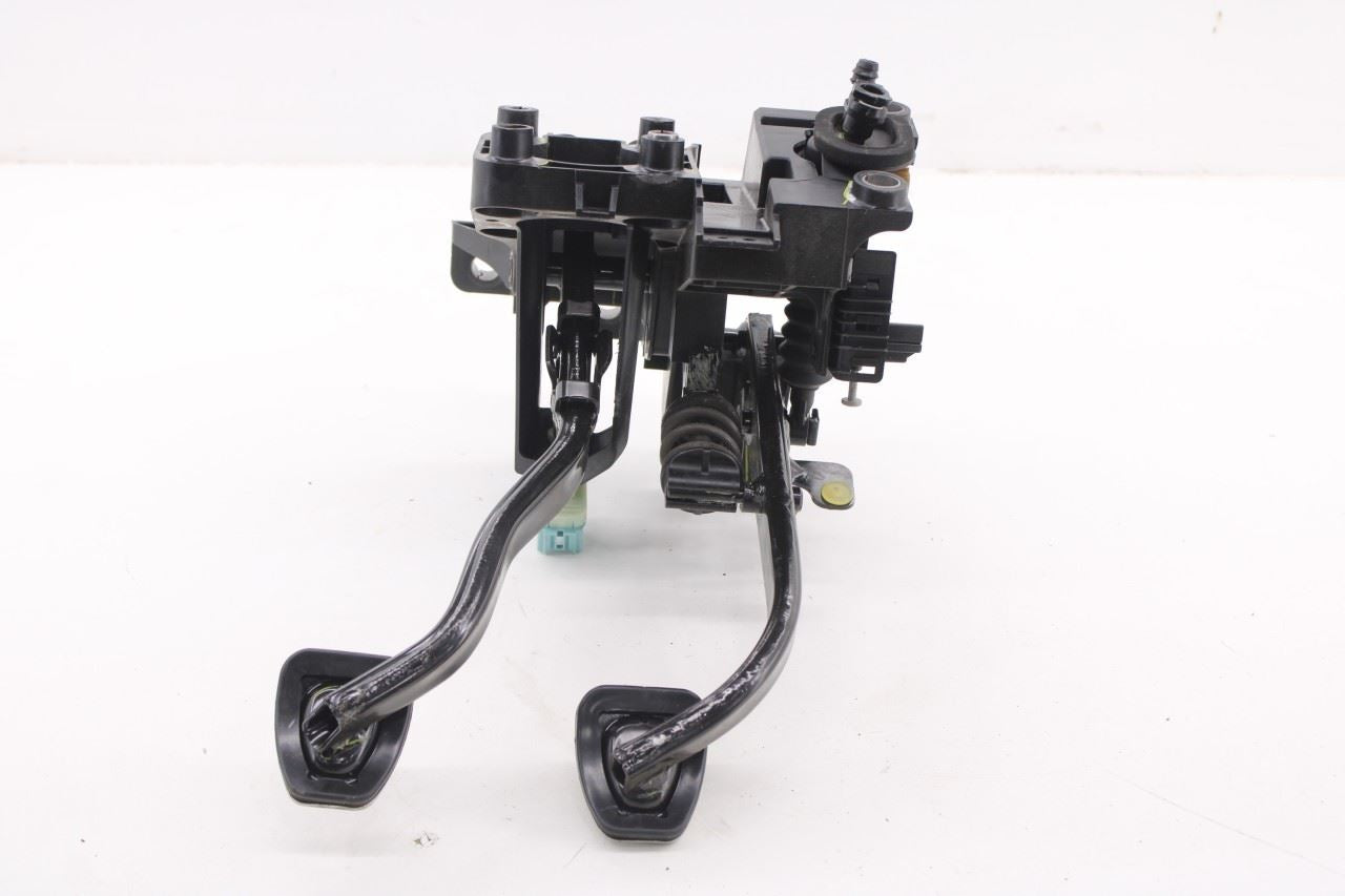 19-20 Ford Mustang GT 5.0L Accelerator Throttle Gas Pedal Sensor and Brake Pedal12