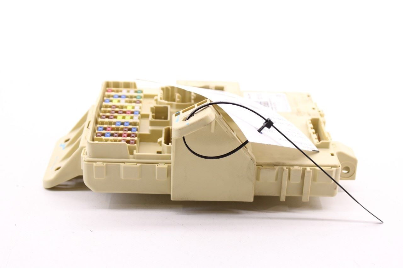 19-20 Hyundai Santa Fe SEL 2.4L Cabin Instrument Panel Fuse Relay Junction Block - Alshned Auto Parts