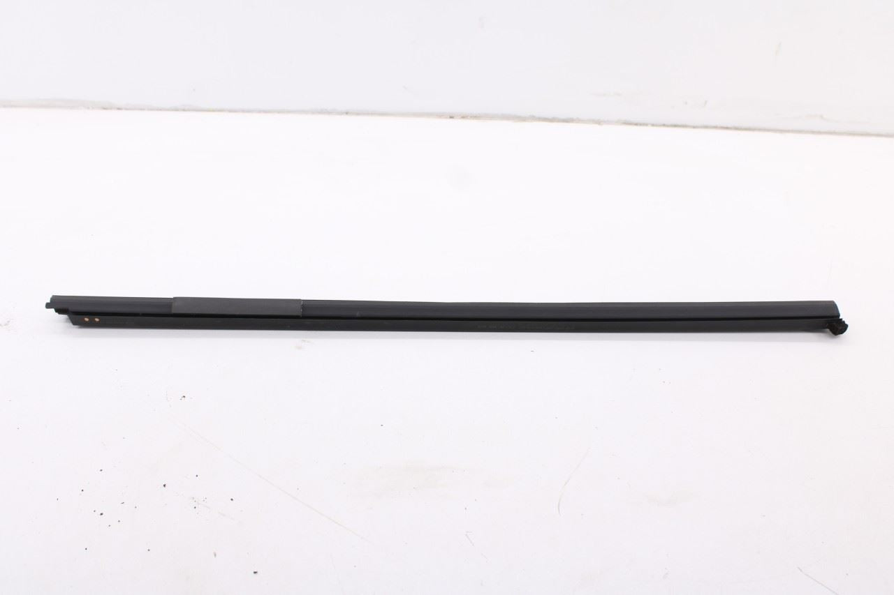 2014-2020 Infiniti QX60 Rear Left Door Run Channel w/ Belt Molding Weatherstrip4