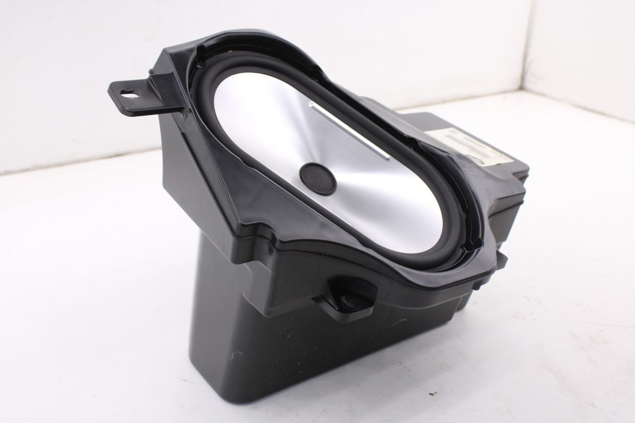 2010-12 Land Rover Range Rover HSE Rear Trunk Cargo Speaker Subwoofer XQA5001103