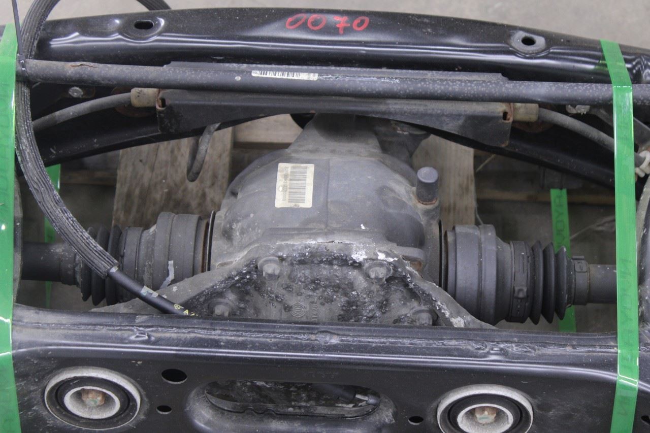 11-16 Mercedes-Benz E 350 3.5L AWD Rear Axle Differential Carrier w/ Crossmember7