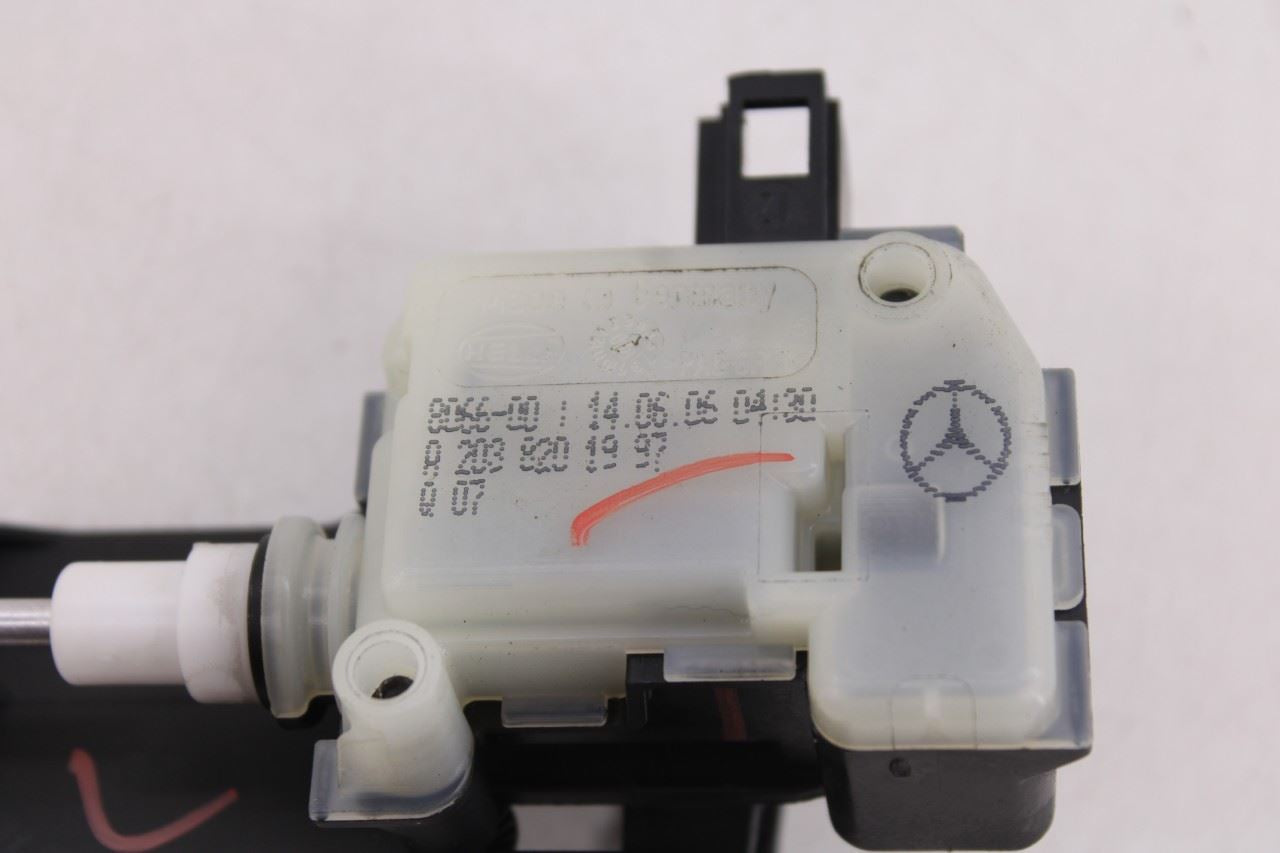 2006-2009 Mercedes-Benz CLK 350 3.5L Fuel Tank Filler Door Lid Cover 209750020610