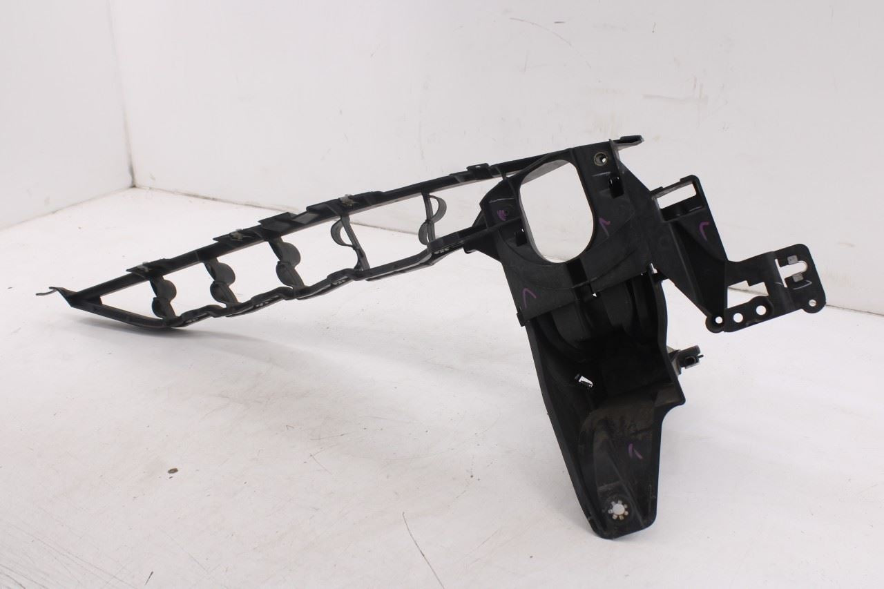 07-13 BMW X5 xDrive35i Front Fender Driver Left Side Upper Support Mount Bracket12