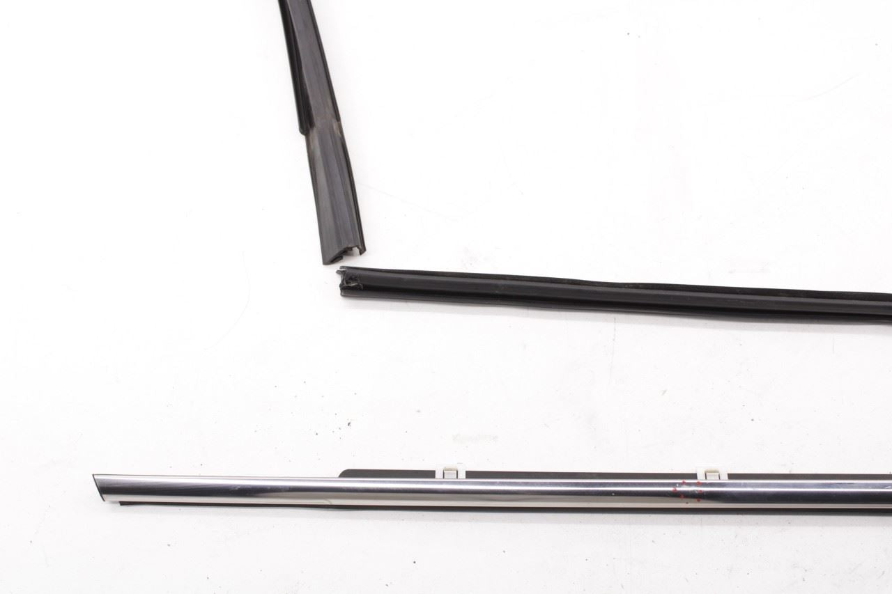 16-20 KIA Sorento EX FR RH Door Run Channel w/ Belt Outer and Inner Weatherstrip - Alshned Auto Parts