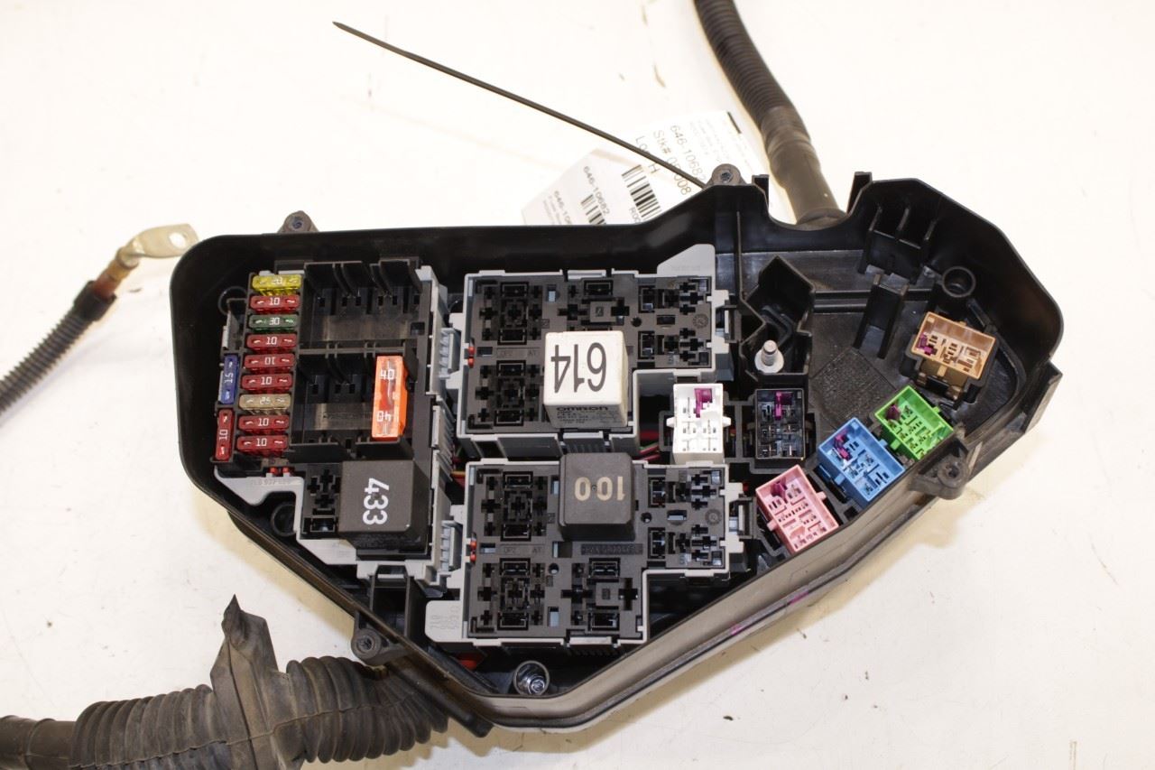 11-18 Porsche Cayenne Platinum 3.6L Engine Bay Junction Fuse Box w/ Wire *ReaD* - Alshned Auto Parts