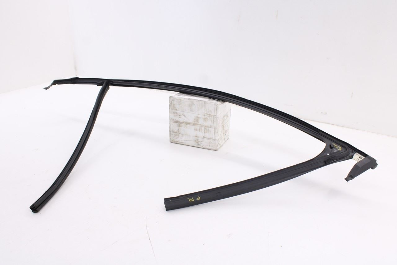 2018-2024 Chevrolet Equinox LT Front Right Side Door Window Run Channel 848665255