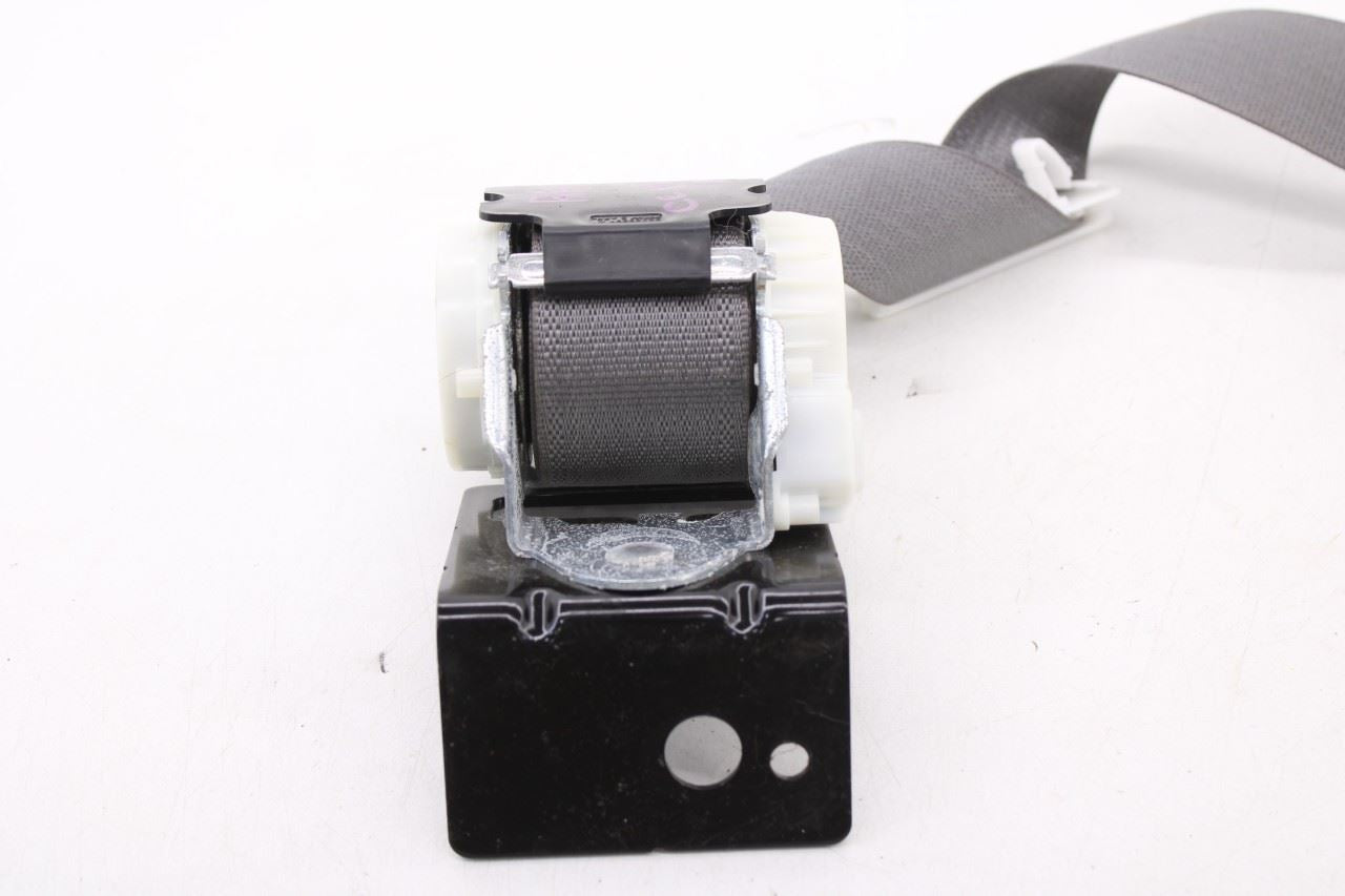 2014-16 Chevy Silverado 1500 Work Truck Rear Center 2nd Row Seat Belt Retractor5