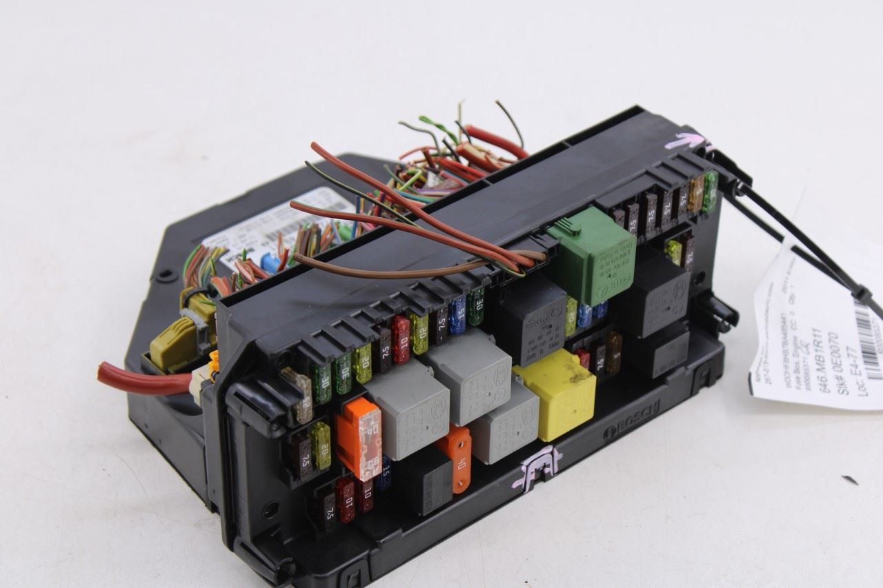 10-13 Mercedes-Benz E350 Luxury 3.5L Front SAM Fuse Relay Junction Block *ReaD*0