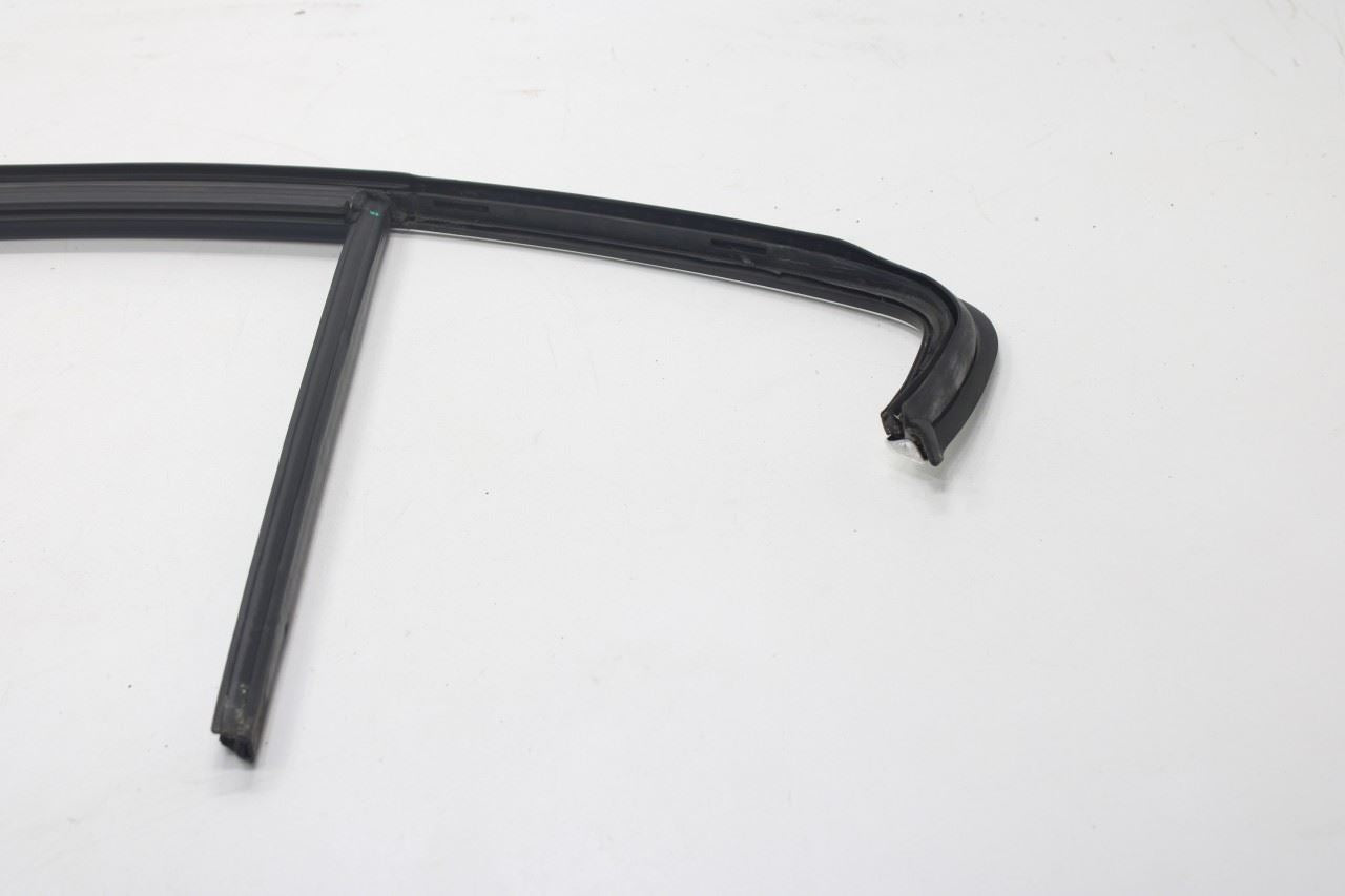17-20 Alfa Romeo Giulia Ti RR RH Upper Door Window Weatherstrip w/ Belt Molding - Alshned Auto Parts