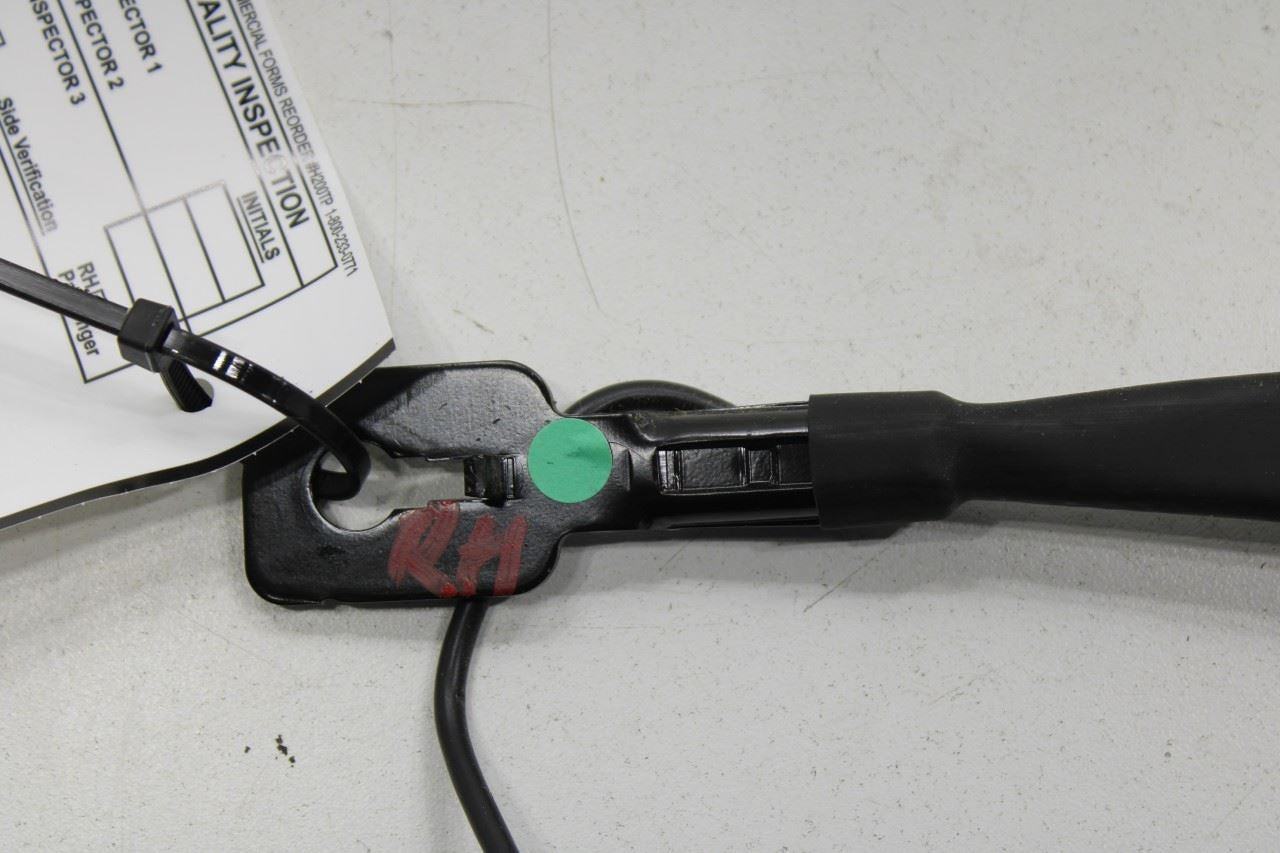 2014-18 BMW X5 xDrive35i Front Passenger Right Side Seat Belt Buckle 72117297131 - Alshned Auto Parts