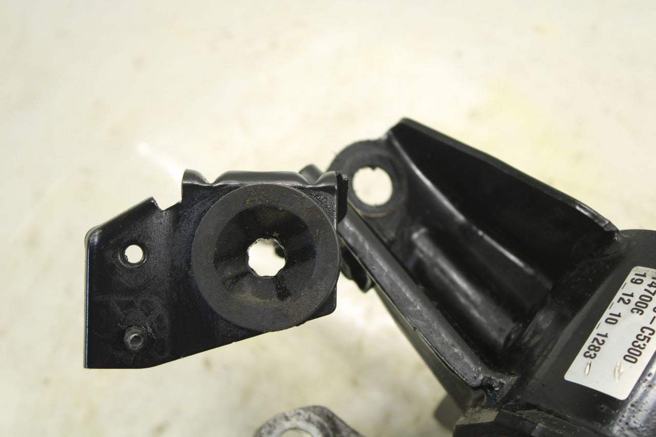 2016-2020 Kia Sorento LX 3.3L Rear Left Transmission Mount Bracket 21830-C5300 - Alshned Auto Parts