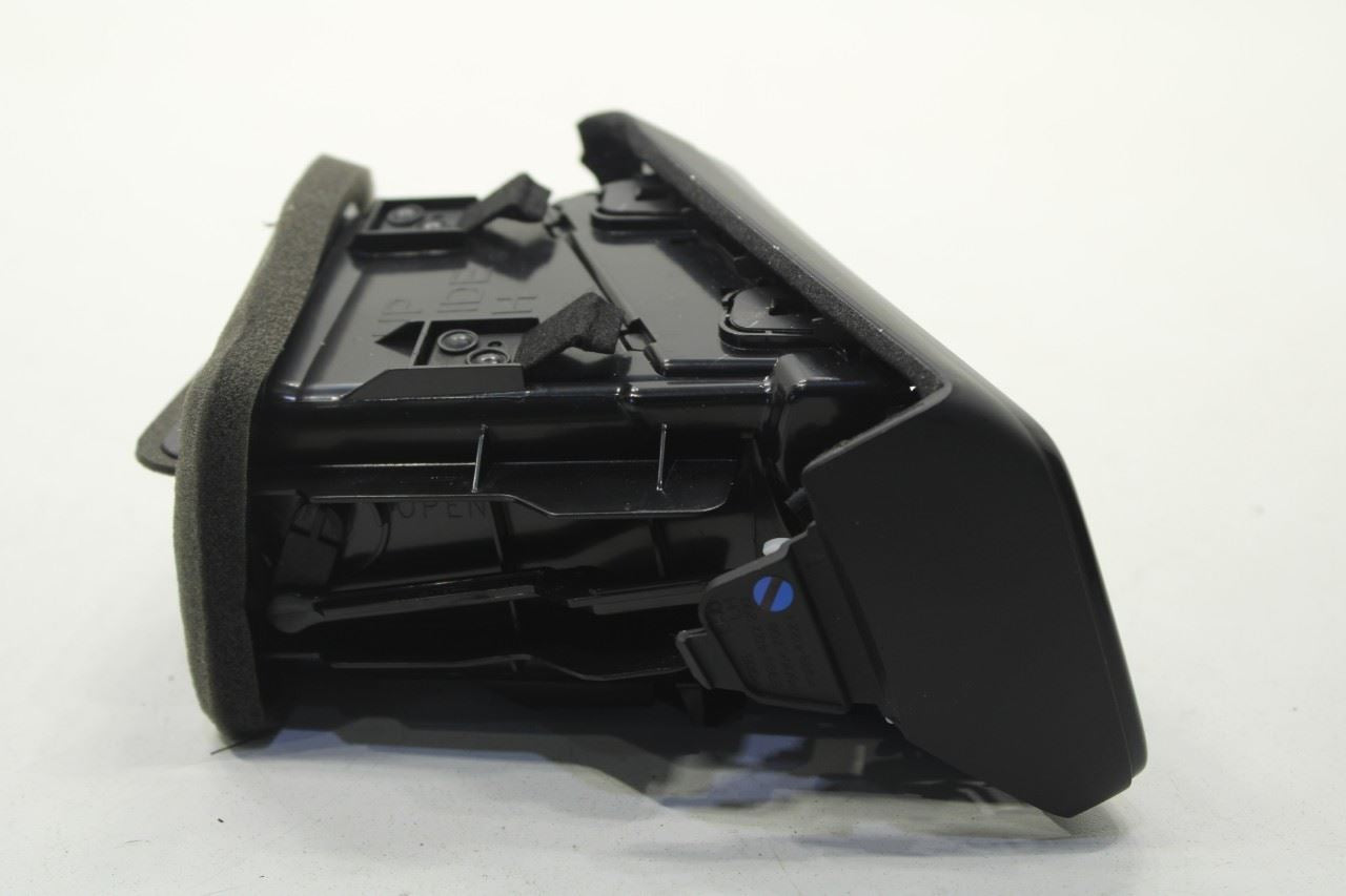 21-22 Nissan Rogue Sport SL AWD Front RH and LH Dash Outer Air Vent 68760-6MG0A - Alshned Auto Parts